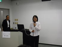 束村 由里 氏